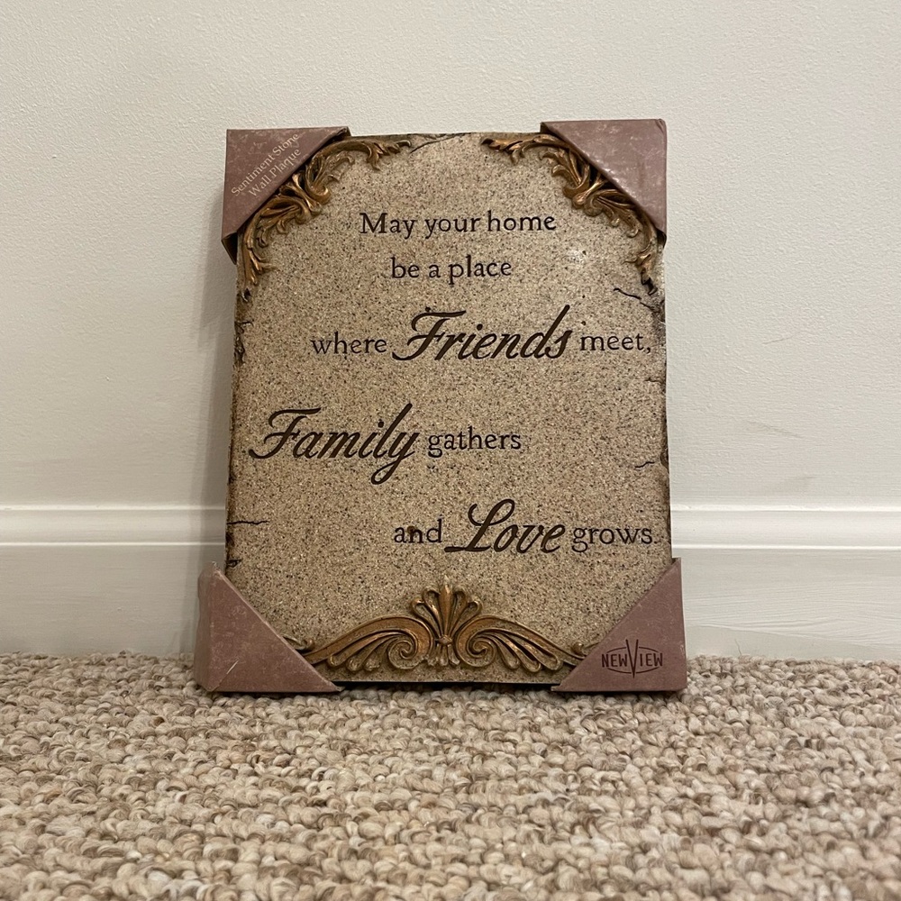 596. Sentiment Stone Wall Plaque - Friends, Family, & Love
